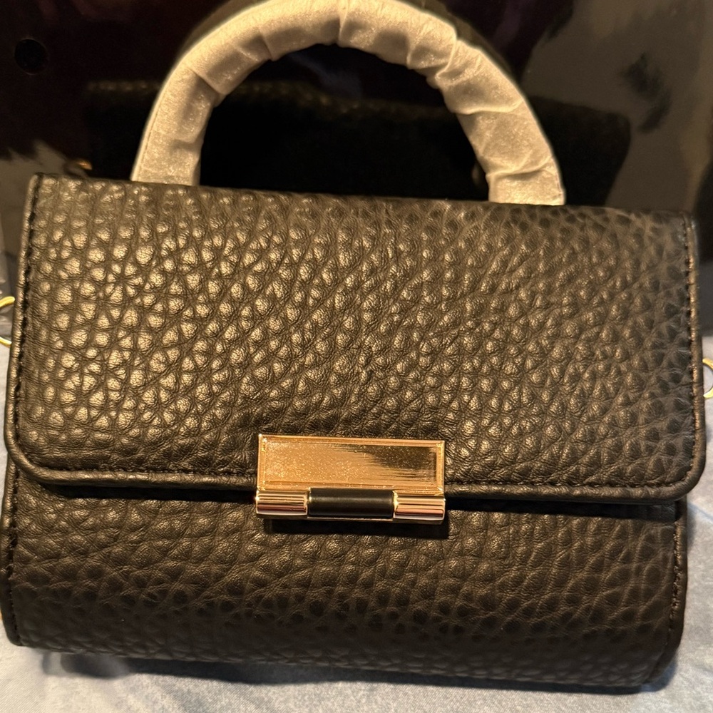 NWT Chic Black Textures Crossbody Hand Bag with Cross Body Strap and Gold Accent